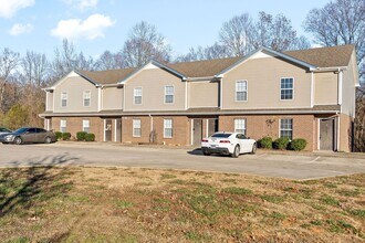 Building Photo - 2 Bedroom 1.5 Bathroom Townhome