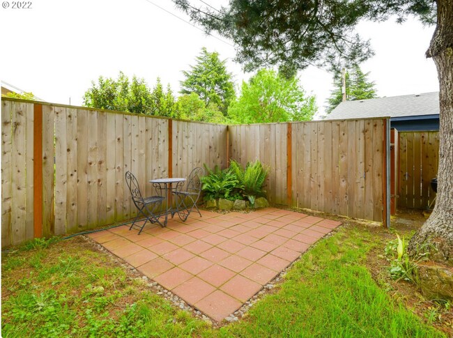 Building Photo - Charming 3 bed + office, 1.5 bath rental home in University Park Portland!