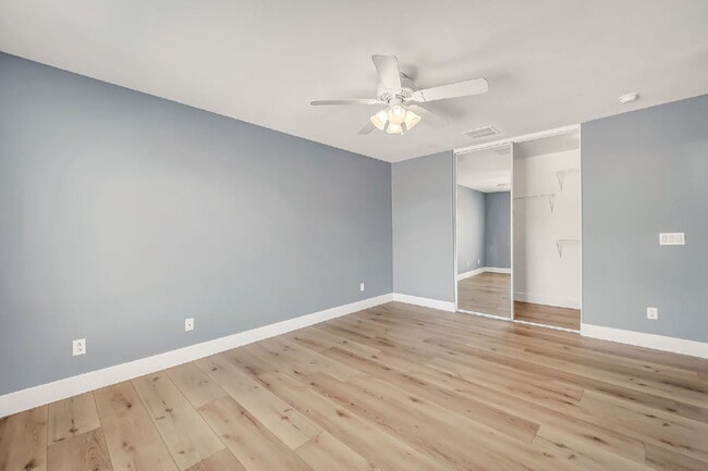 Building Photo - 2422 E Olivine Rd