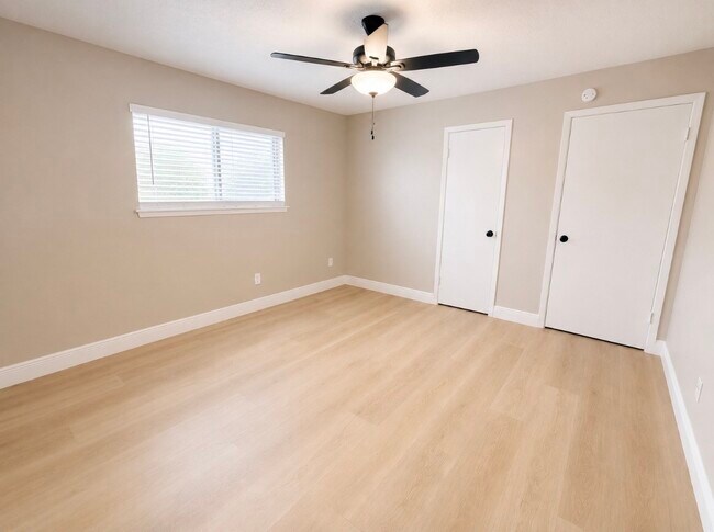 Building Photo - 2806 Spa Dr