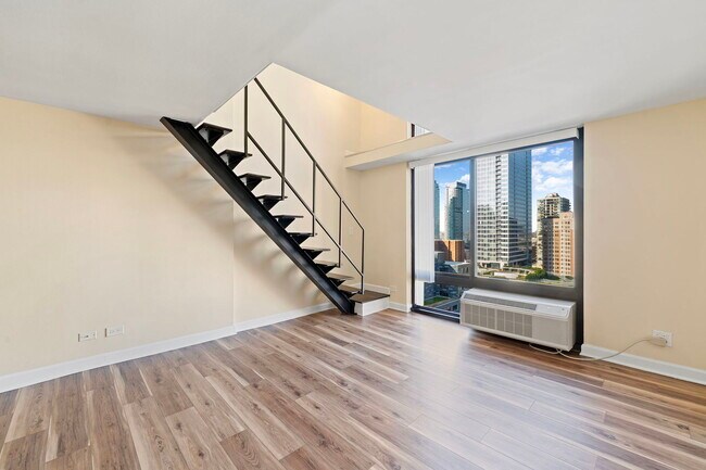 Building Photo - 1221 N Dearborn Pkwy