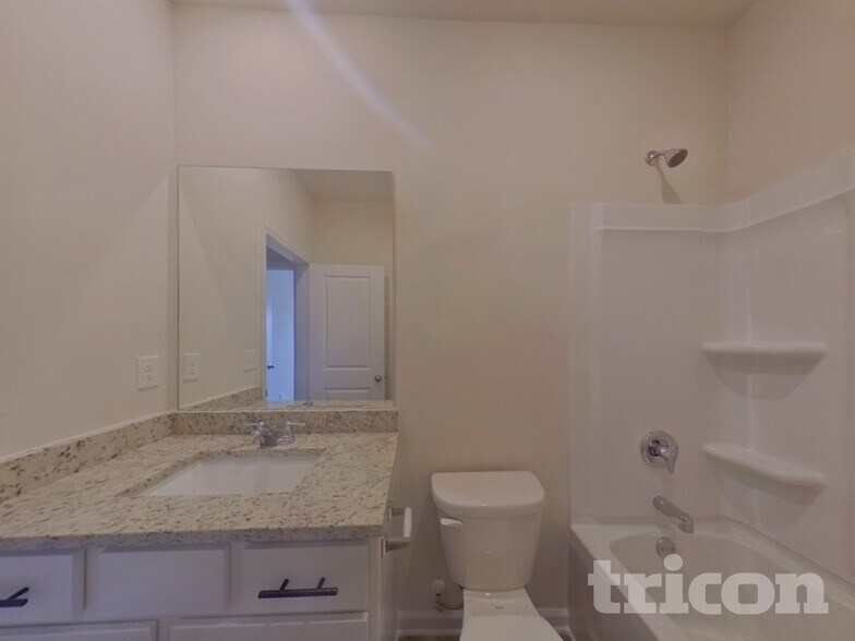 Building Photo - 292 Oliver Dr