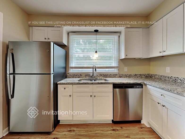 Building Photo - 2817 Dunmore Dr