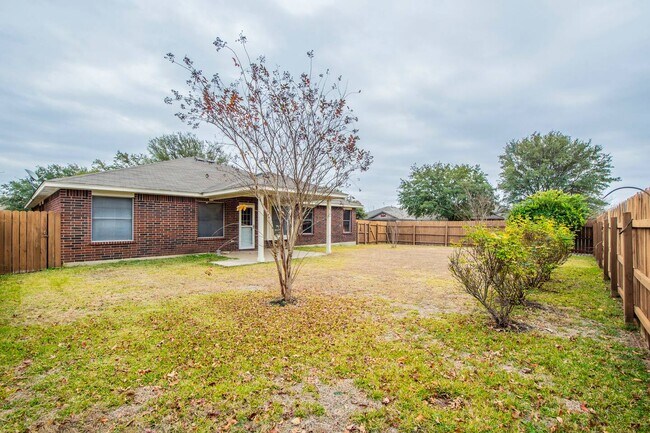 Building Photo - 16201 Mones Ln