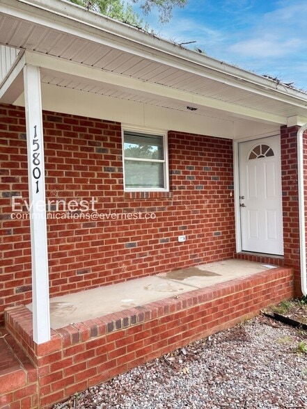 Building Photo - 15801 Meridian Ave