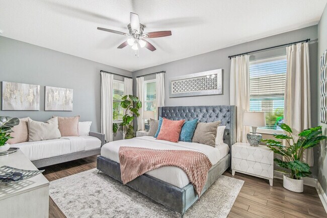 Building Photo - 109 W Hollywood St