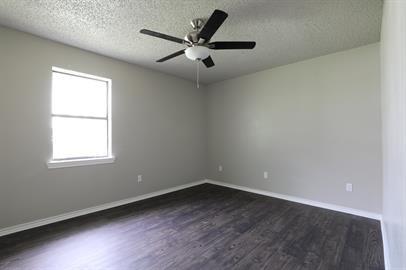 Building Photo - 811 Clyde St