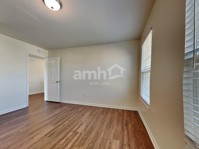 Building Photo - 1067 Carrington Pl