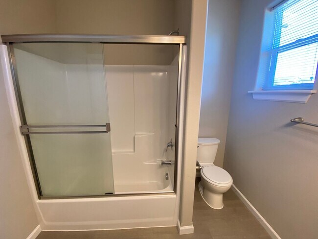 Building Photo - 556