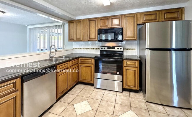 Building Photo - 3407 Truman Dr
