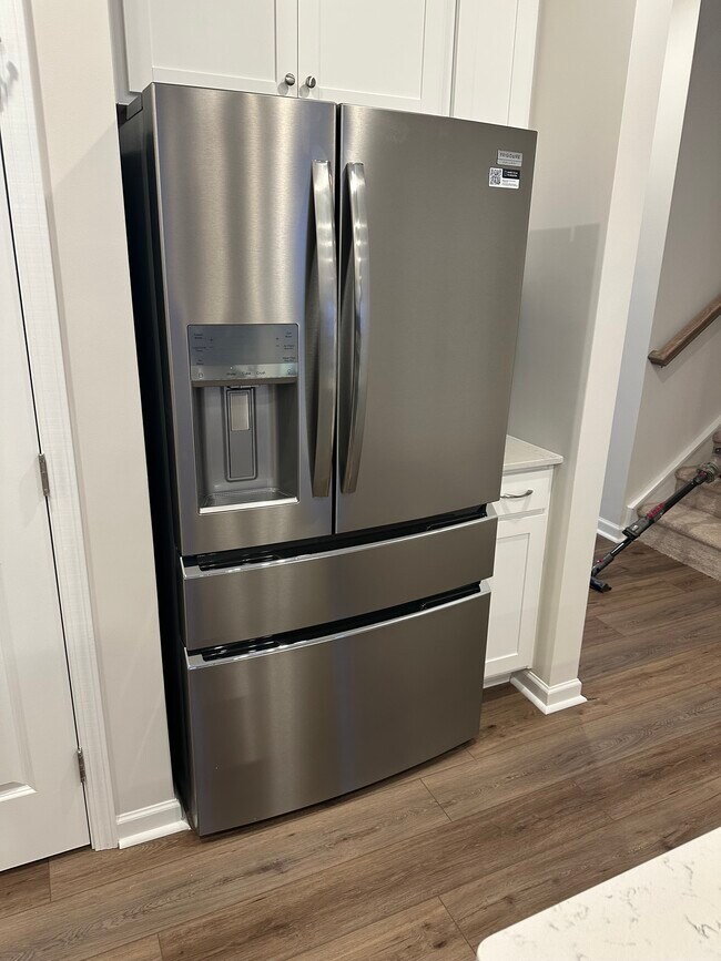 Building Photo - 220 Paneer Ln