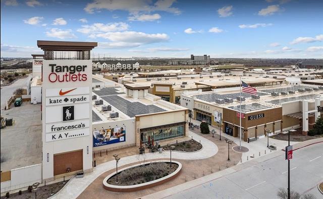 Building Photo - 16005 Sullivan Crk Dr