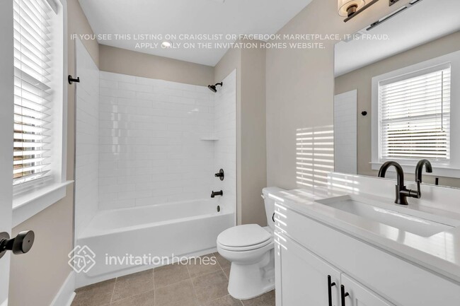 Building Photo - 208 Founders Ln