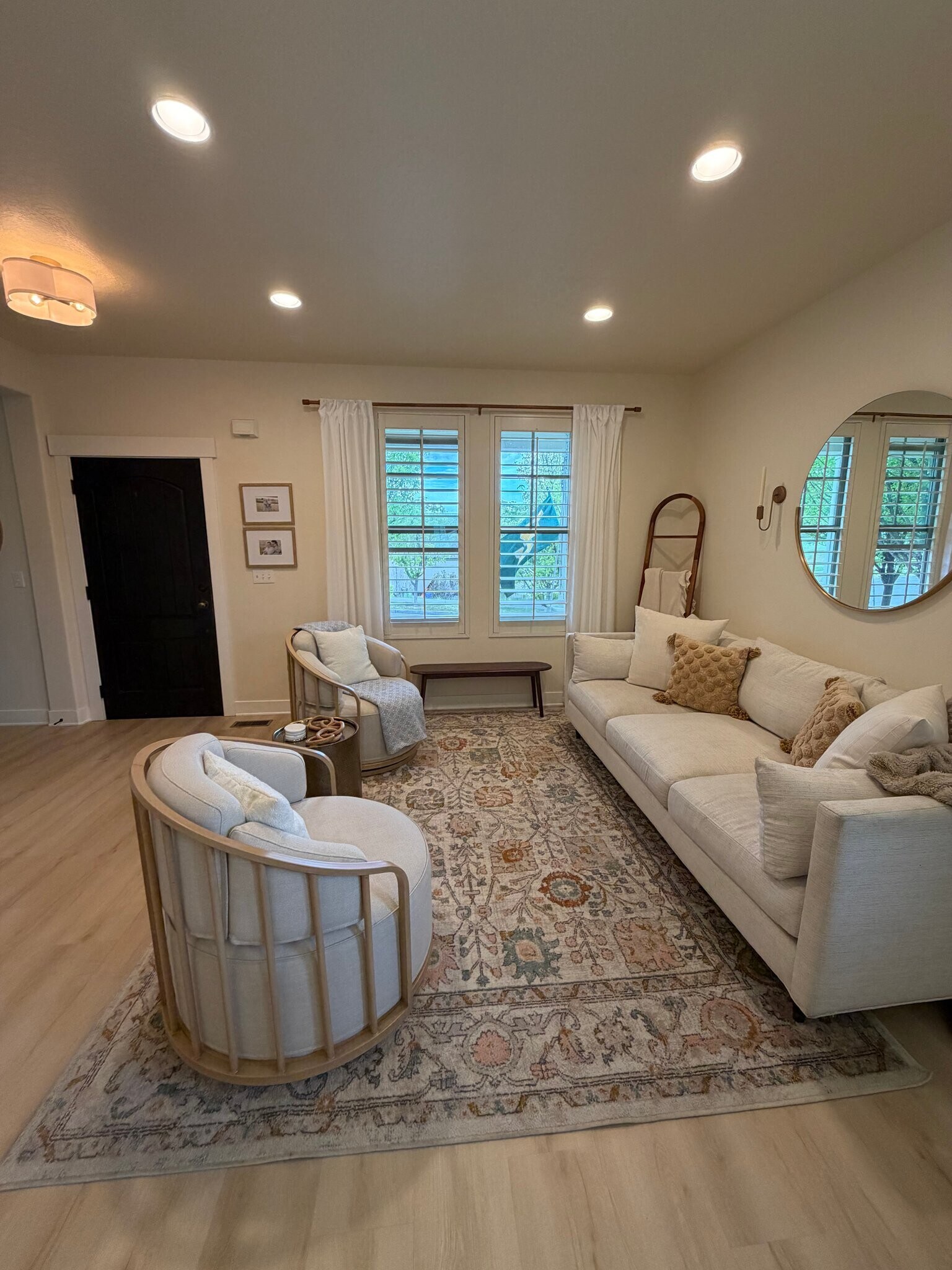 Building Photo - 4269 W Clarks Hill Dr