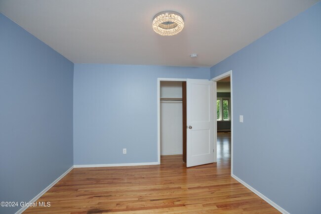 Building Photo - 35 McAlpin St