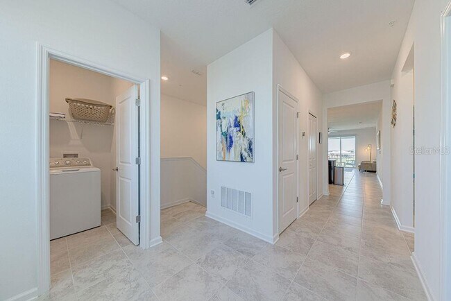 Building Photo - 9327 Sommerset Hills Dr