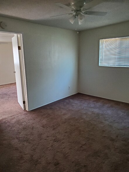Building Photo - 1121 Mojave Dr