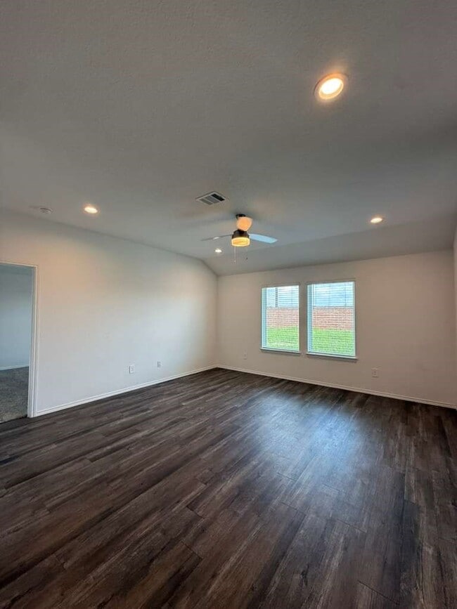 Building Photo - 5037 Almond Ter Dr