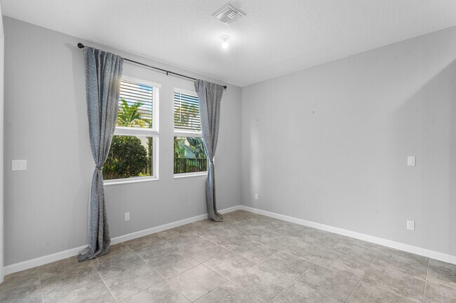 Building Photo - 16474 Helix Ct