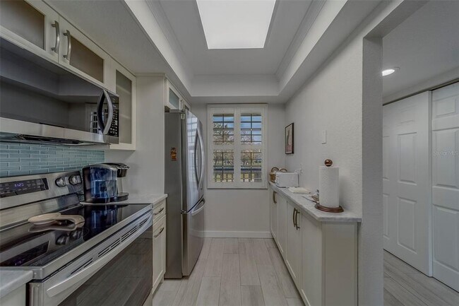 Building Photo - 11650 Capri Cir S