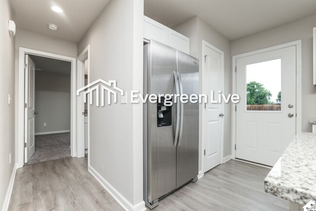 Building Photo - 108 Burlington Dr