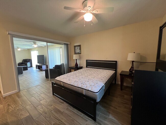 Building Photo - * Coming Soon * Furnished 2/2 in Port St Lucie