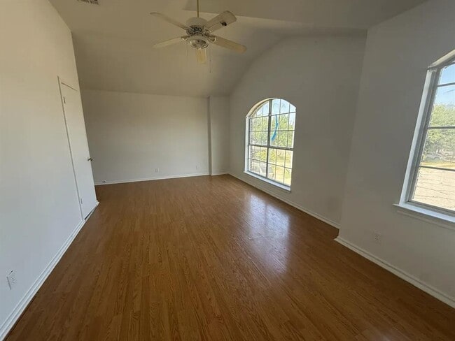 Building Photo - 2324 Friarcreek Loop