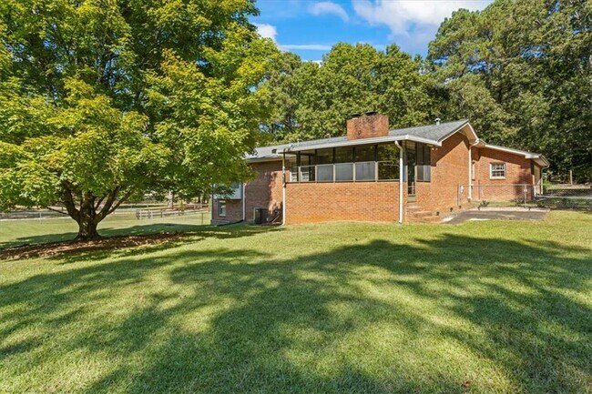 Building Photo - 3929 Lenora Church Rd