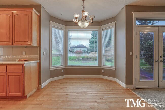 Building Photo - Stunning Home in Sought-After Ashley Heights!