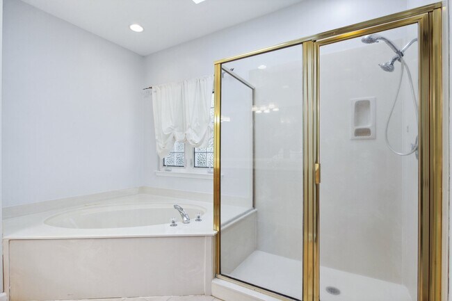 Building Photo - 173 Sumter Square