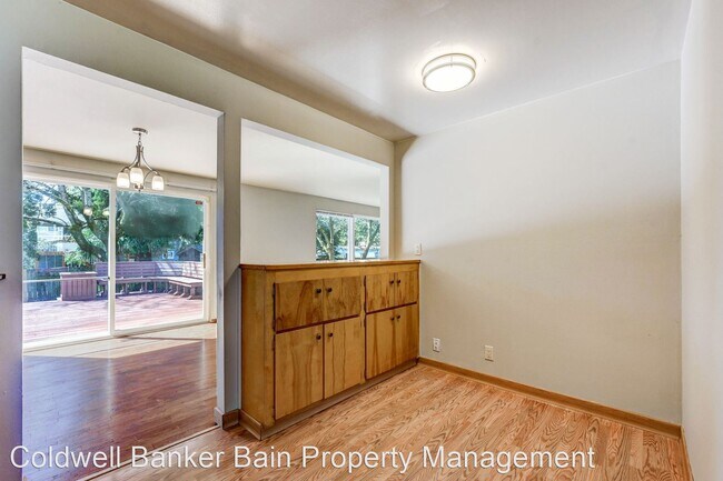 Building Photo - 4 br, 2 bath House - 515 N. 198th Street