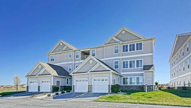 Primary Photo - 2nd floor Condo in Hearthstone Manor