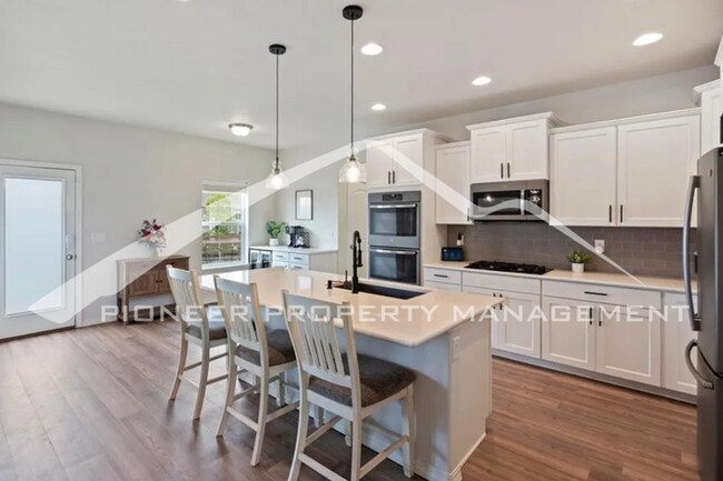 Building Photo - 8425 Mayfly Dr