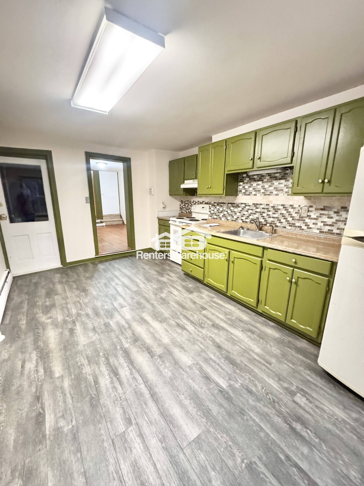 Building Photo - 116 W 4th St