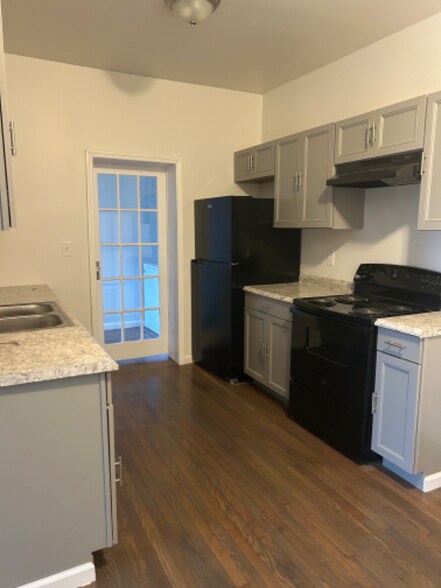 Building Photo - 346 Madison Ave