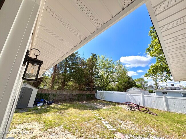 Building Photo - 408 Forepeak Ave