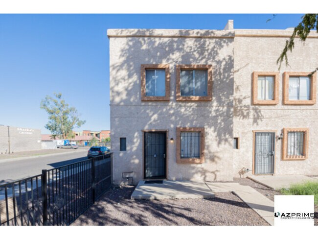 Building Photo - Experience the Perfect Haven in this Delig...