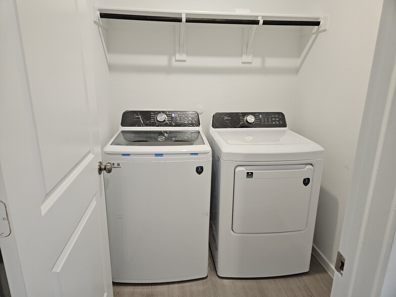 Laundry - 302 Asterwood Ln