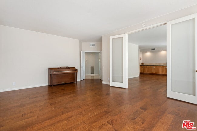 Building Photo - 24310 Belford Ct