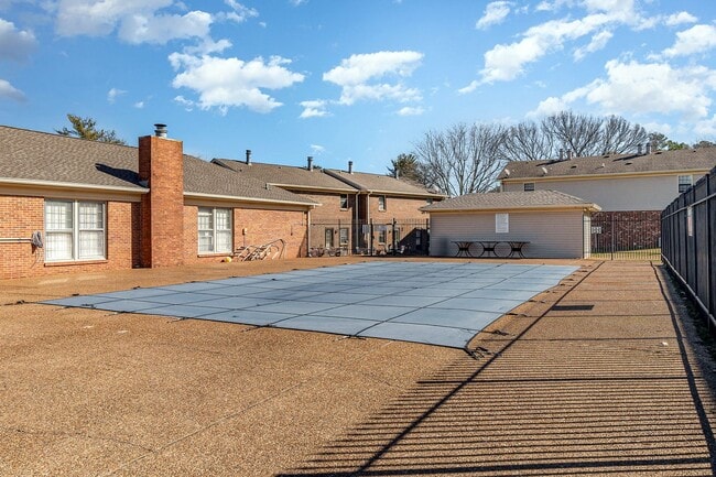 Building Photo - Desirable Brentwood Trace 2 Bedroom Townho...