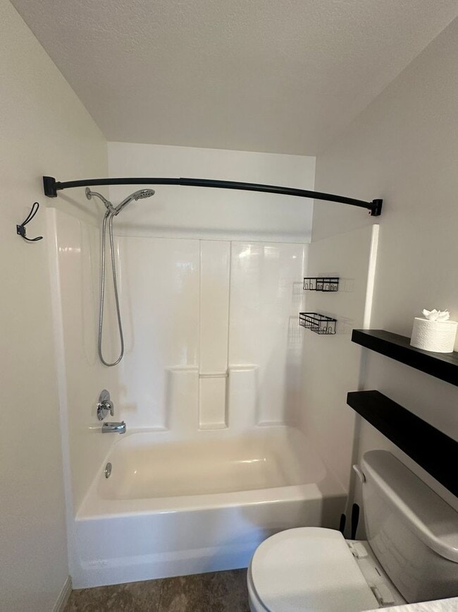 Building Photo - 3 Bed | 2.5 Bath Home in South Weber – Ready for Move-In!