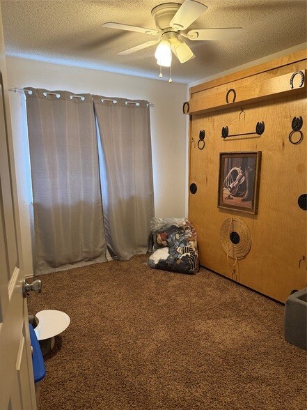 Building Photo - 1137 Robin Cir