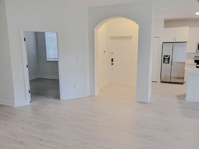 Building Photo - 4301 SW 160th Ave