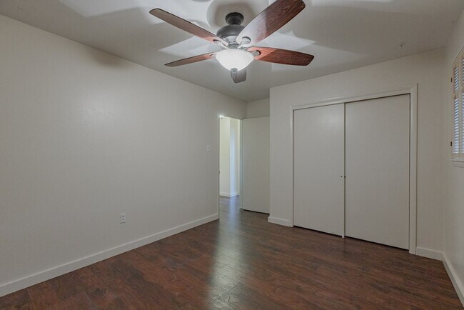Building Photo - 1317 Westbrook Ave