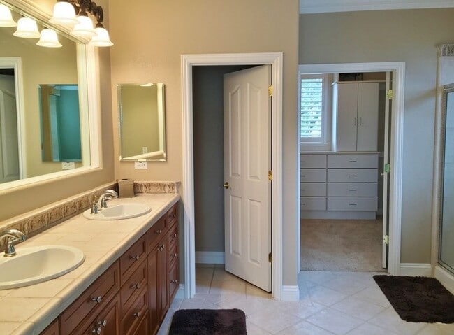 Building Photo - 5/3 3386 sf El Dorado Hills Woodridge home