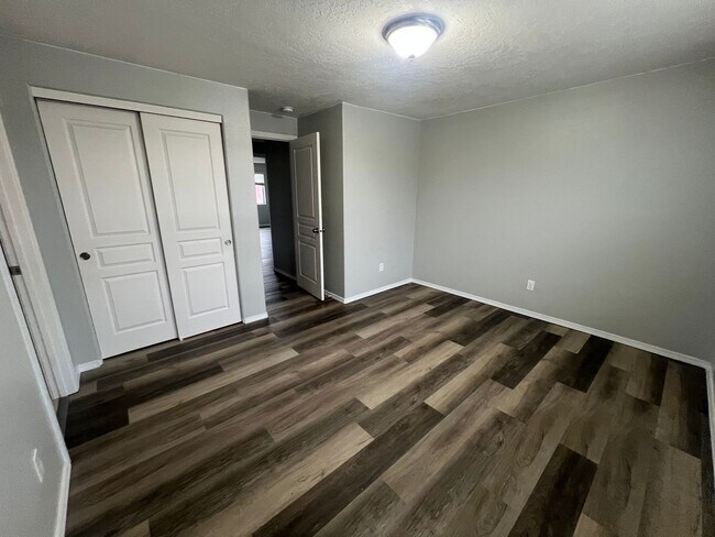 Building Photo - 3-Bed, 2.5-Bath Home Near Columbia Center ...