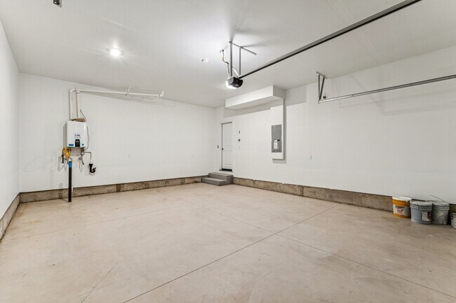 Building Photo - 8276 W Grey Alder Dr