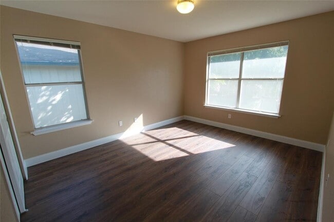 Building Photo - 3309 Kissman Dr