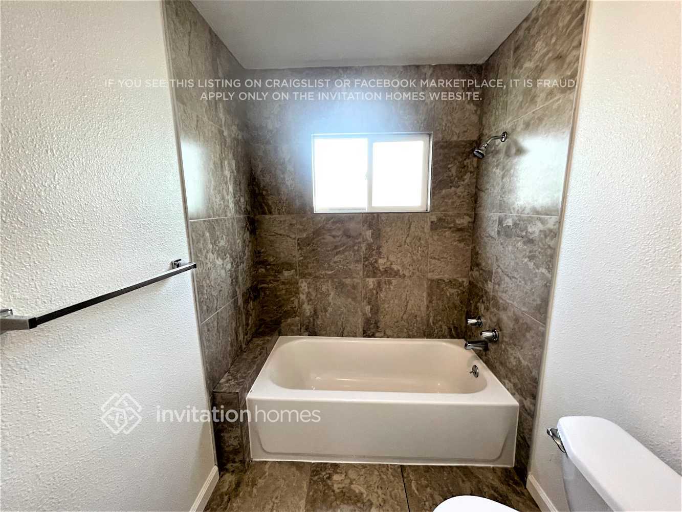 Building Photo - 215 Roney Ave