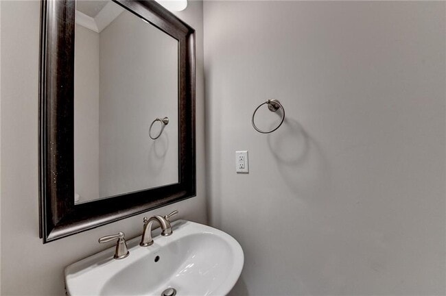 Building Photo - 5240 Cresslyn Rdg